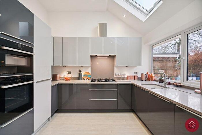 3 Bedroom Detached Bungalow For Sale In Manor Drive, Oxford, OX33