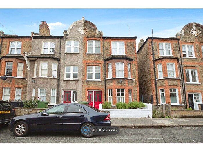 3 Bedroom Flat To Rent In Aristotle Road, Clapham, SW4
