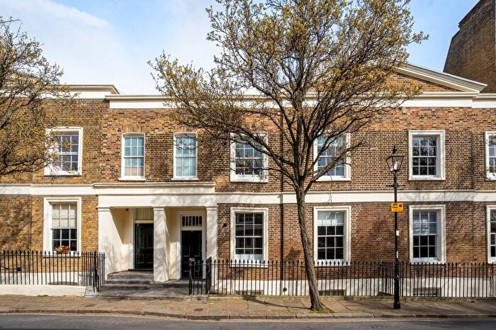 2 Bedroom Flat To Rent In Lloyd Street, London, WC1X