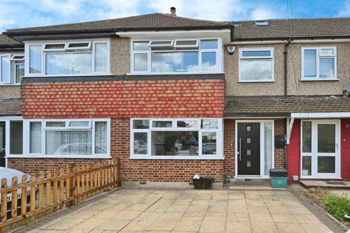 3 Bedroom Terraced House For Sale In Whittingstall Road, Hoddesdon, EN11