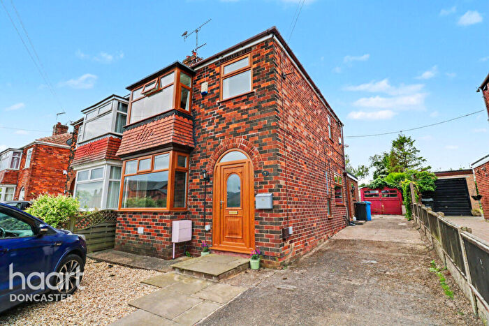 3 Bedroom Semi-Detached House For Sale In Common Lane, Harworth, Doncaster, DN11