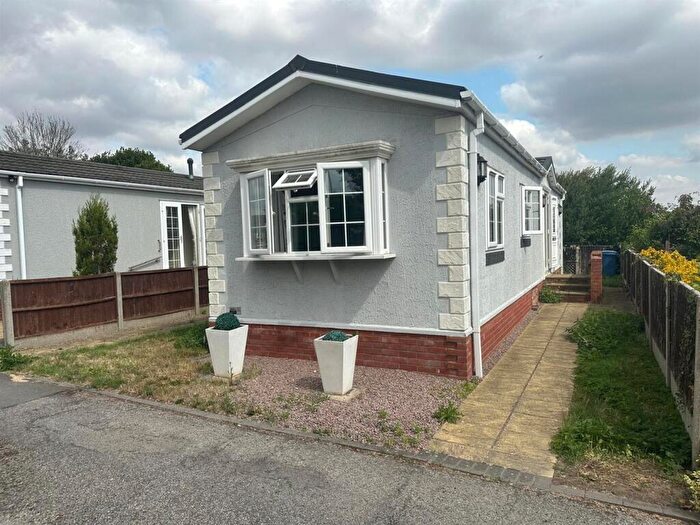 2 Bedroom Park Home For Sale In The Ranch Mobile Home Park, Hitcham, Ipswich, IP7