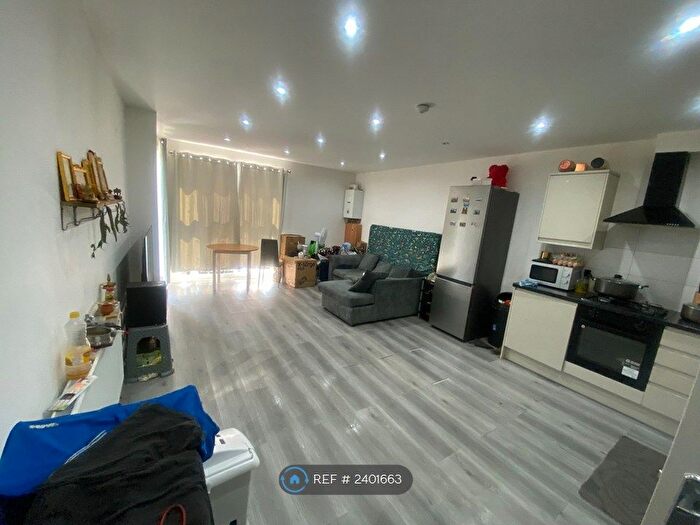3 Bedroom Flat To Rent In Tanner St, Barking, IG11