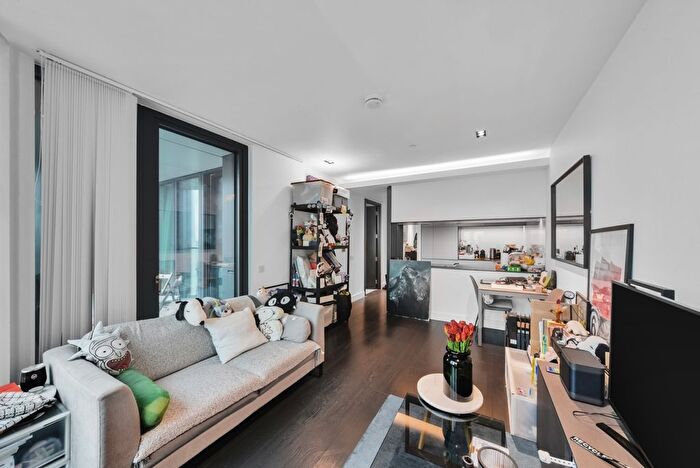 1 Bedroom Flat To Rent In Amory Tower, Marsh Wall, E14