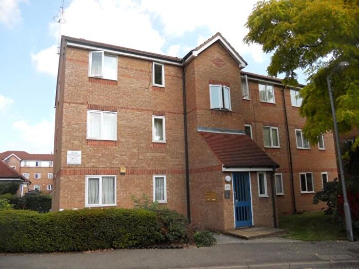2 Bedroom Flat To Rent In Cherry Blossom Close, Palmers Green, N13