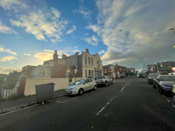 3 Bedroom Flat To Rent In Arundel Road, Brighton, East Sussex, BN2