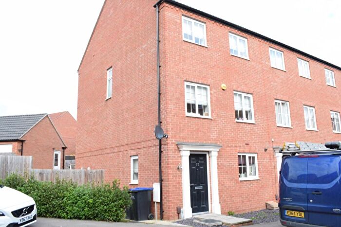 4 Bedroom Town House To Rent In Wild Acre Drive, Northampton, NN3