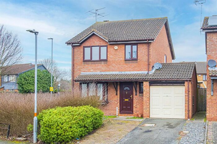 4 Bedroom Detached House To Rent In Windermere Drive, Wellingborough, NN8