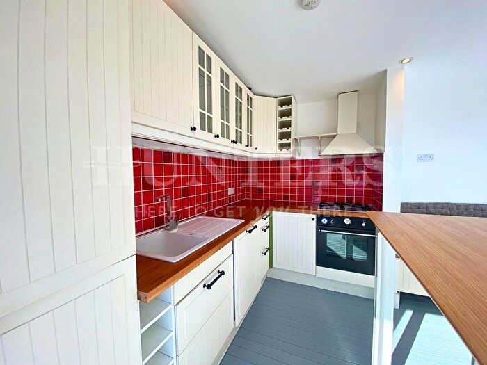 2 Bedroom Flat To Rent In South Villas, London, London, NW1