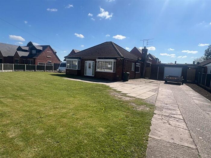 3 Bedroom Detached Bungalow To Rent In Station Road, Dunscroft, Doncaster, DN7