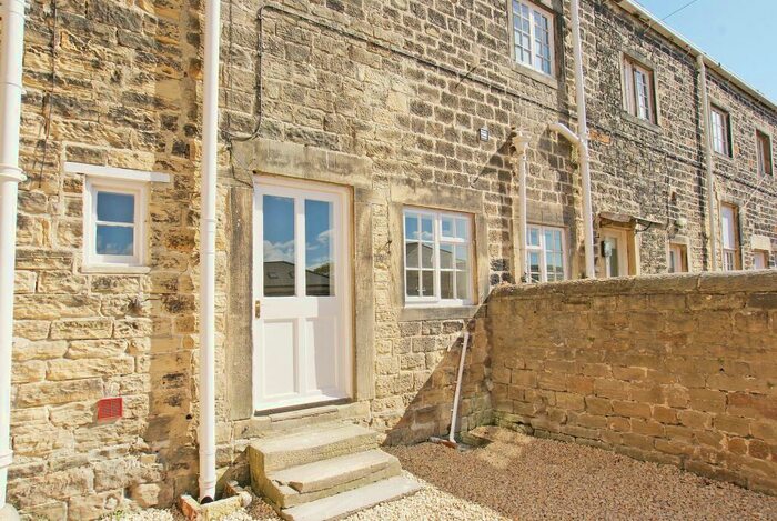 2 Bedroom Terraced House To Rent In The Avenue, Harewood, LS17