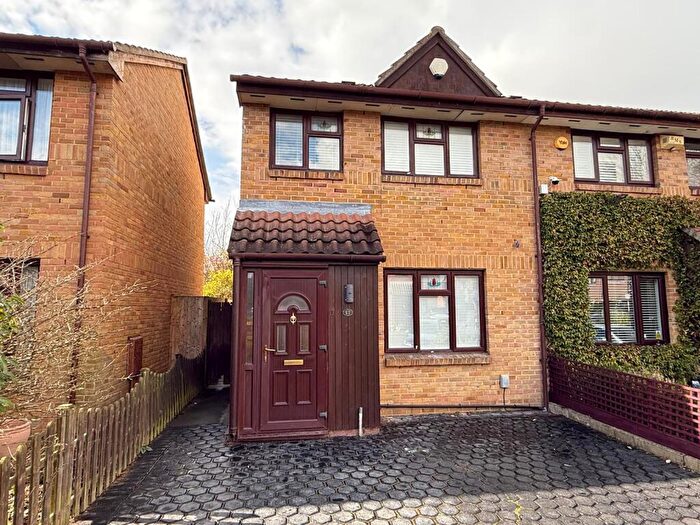 3 Bedroom House To Rent In Bill Hamling Close, Mottingham, SE9