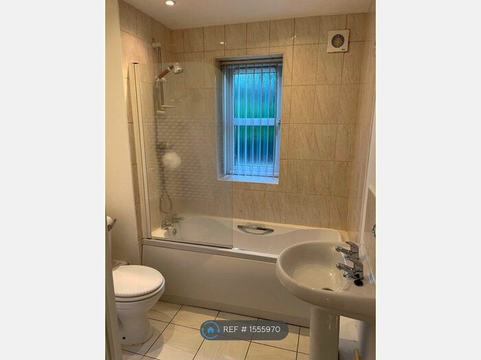 2 Bedroom Flat To Rent In Edgewood, Scarborough, YO11