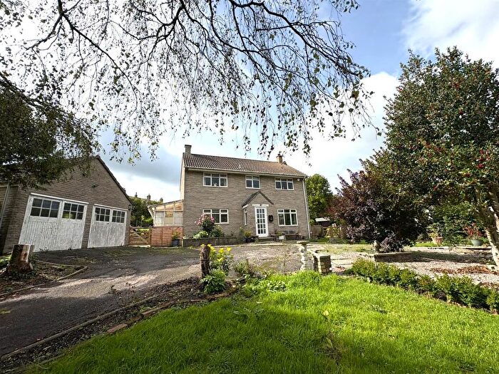 4 Bedroom Detached House For Sale In Henstridge, Templecombe, BA8