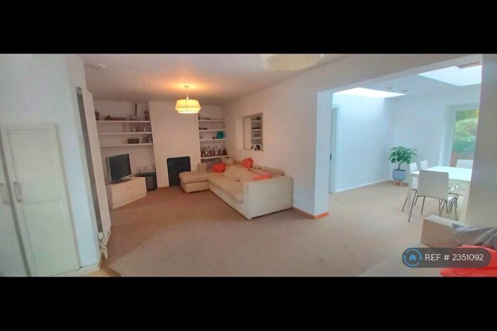 6 Bedroom Semi-Detached House To Rent In Somers Close, Winchester, SO22