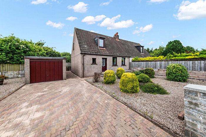 3 Bedroom Semi Detached House For Sale In Hall Road, Inveraldie, Dundee, DD4