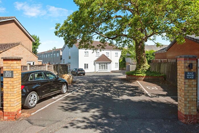 2 Bedroom Flat For Sale In Malt House Place, Royston, SG8