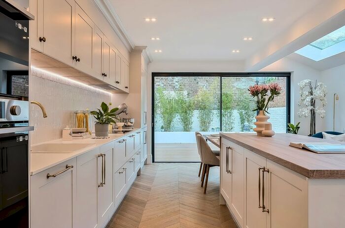 5 Bedroom Terraced House To Rent In Glebe Road, Bromley, BR1