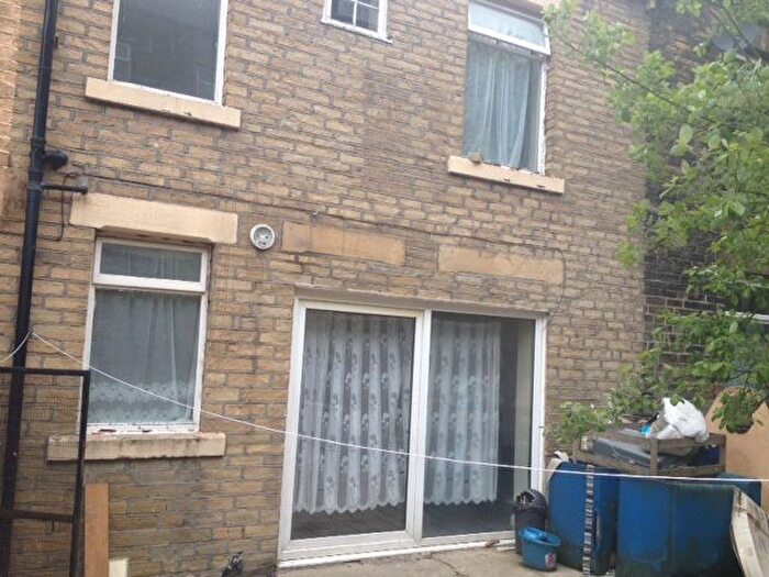 2 Bedroom Terraced House To Rent In Wingfield Street, Bradford, BD3