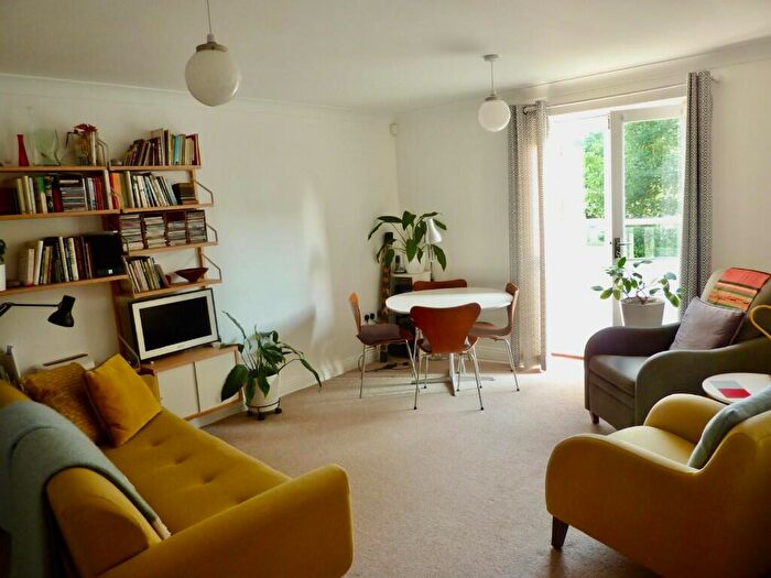 2 Bedroom Flat To Rent In Station Approach, Bradford-On-Avon, Wiltshire, BA15