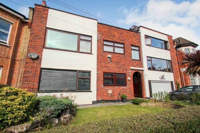 1 Bedroom Flat To Rent In Forest Drive West, Leytonstone, London, E11