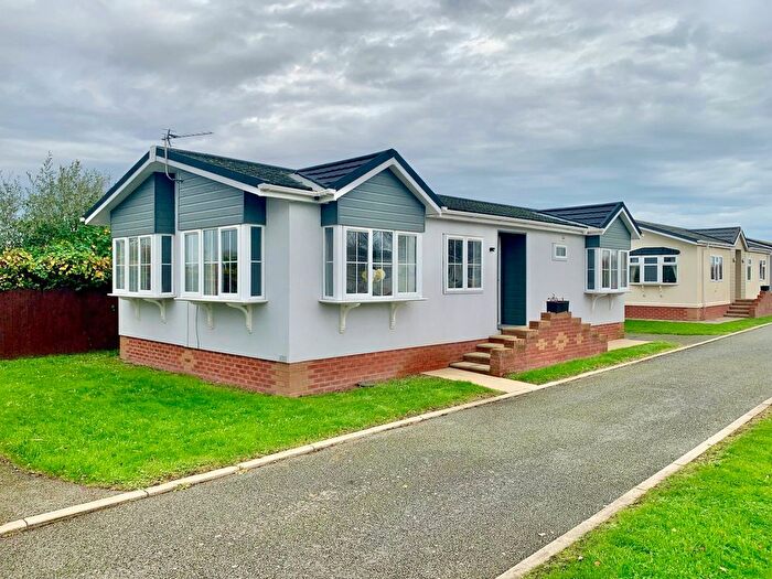 2 Bedroom Property For Sale In Links View, Park Lane, Meols, Wirral, CH47
