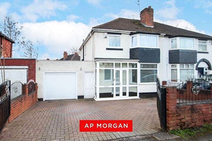 3 Bedroom Semi Detached House To Rent In Turves Green, Birmingham, West Midlands, B31