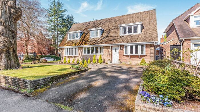 3 Bedroom Detached House For Sale In El Castano, Hampton Lane, B91