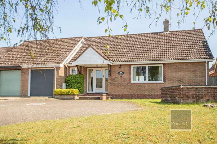 2 Bedroom Bungalow For Sale In The Street, Felthorpe, NR10