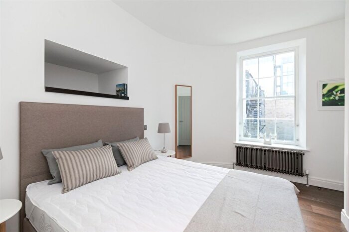 2 Bedroom Flat To Rent In Castle Street, Edinburgh, EH2
