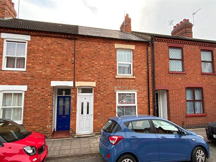 3 Bedroom Terraced House For Sale In Queen Anne Street, New Bradwell, Milton Keynes, MK13