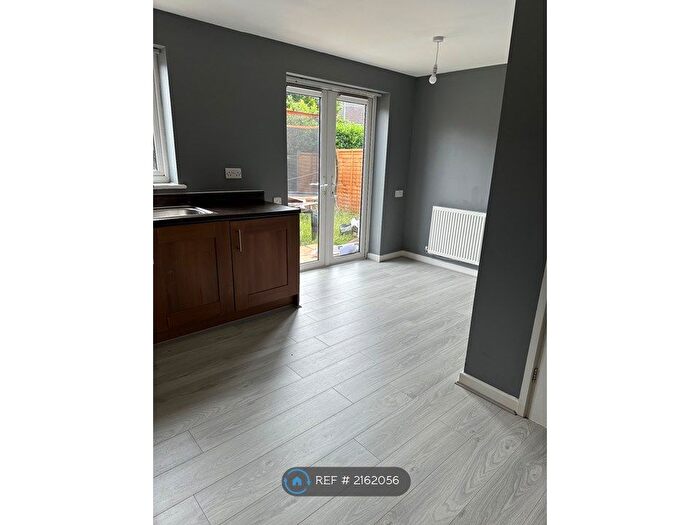 3 Bedroom Semi-Detached House To Rent In Shillingford Road, Manchester, M18