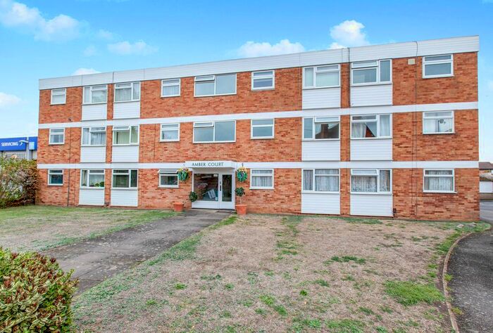 1 Bedroom Flat To Rent In Laleham Road, Staines, TW18