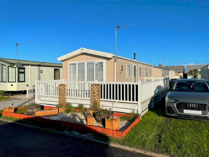 3 Bedroom Mobile/park Home For Sale In Tan Yr Eglwys Road, Rhuddlan, Rhyl, LL18