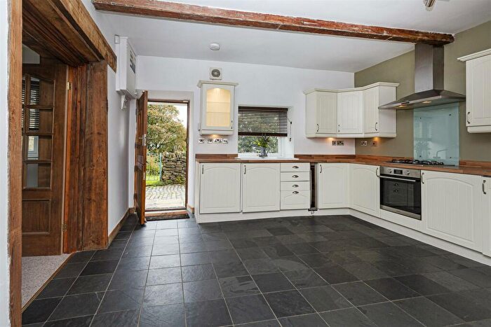 2 Bedroom Cottage For Sale In Upper Hirst, Mount, Huddersfield, HD3