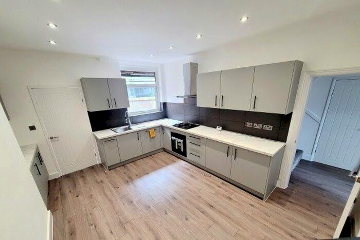 3 Bedroom Property To Rent In Sumner Road, Salford, M6