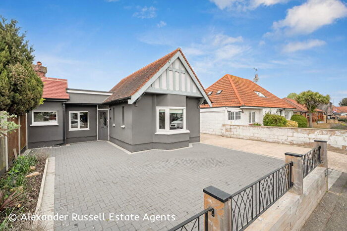 4 Bedroom Semi-Detached Bungalow For Sale In Arlington Gardens, Margate, CT9