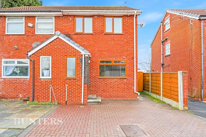 3 Bedroom Semi-Detached House For Sale In Hillingdon Close, Failsworth, Oldham, OL8