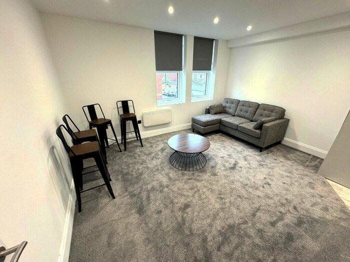 2 Bedroom Flat To Rent In Roman View Roundhay Leeds, LS8