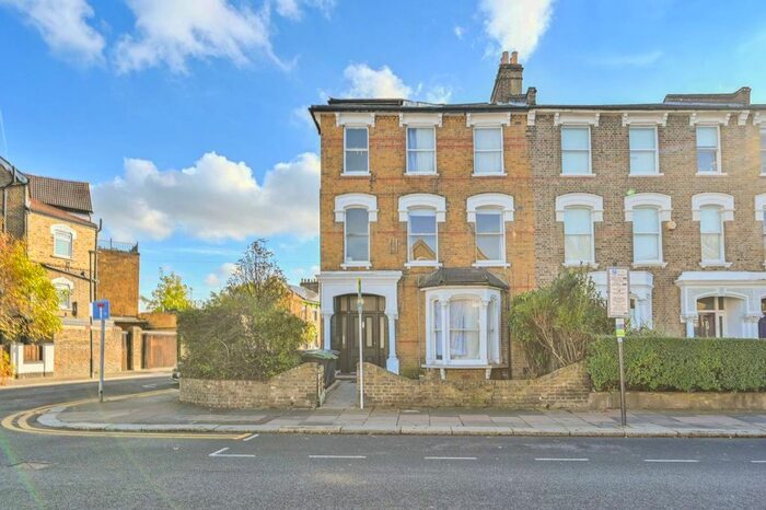 2 Bedroom Flat To Rent In Upper Tollington Park, Stroud Green, London, N4