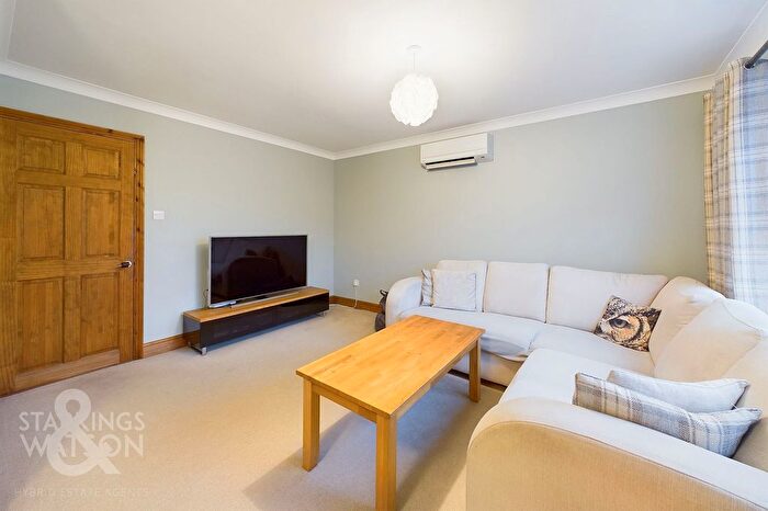 2 Bedroom Detached Bungalow For Sale In Millway Avenue, Roydon, IP22