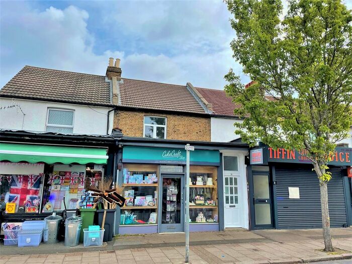 2 Bedroom Flat To Rent In Chatterton Road, Bromley, BR2