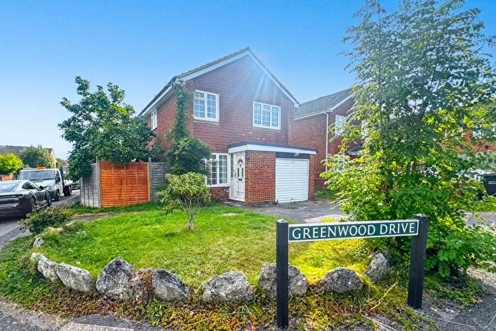 4 Bedroom Detached House To Rent In Greenwood Drive, Redhill, RH1
