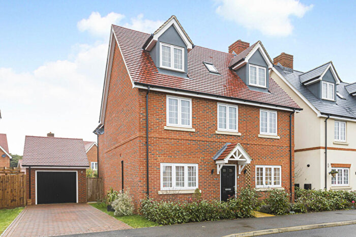 4 Bedroom Detached House For Sale In Elizabeth Road, Mongewell, OX10