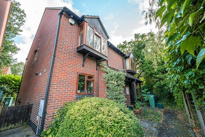 2 Bedroom Semi-Detached House To Rent In Bourne Close, Summertown, OX2