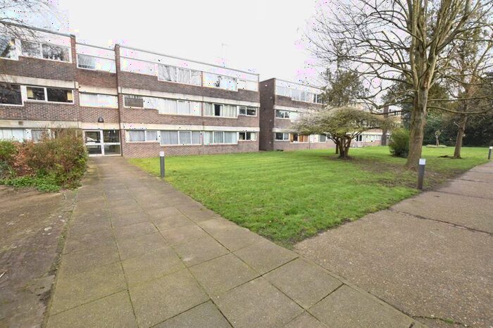 2 Bedroom Flat To Rent In Chessington Road, Ewell, Epsom, KT17