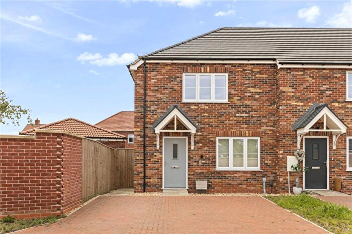 3 Bedroom End Of Terrace House For Sale In Bramley Close, Grimsby, N E Lincs, DN33
