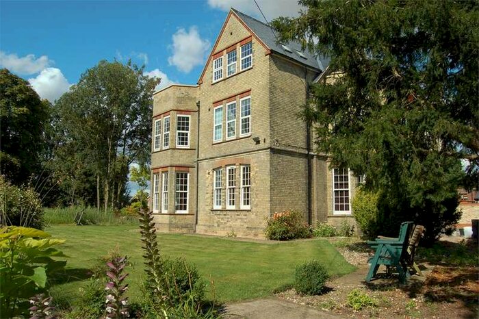 2 Bedroom Apartment To Rent In Old Hale Way, Ickleford, Hitchin, SG5