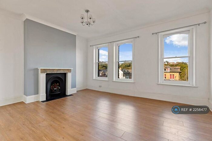 2 Bedroom Maisonette To Rent In Folkestone Road, Dover, CT17