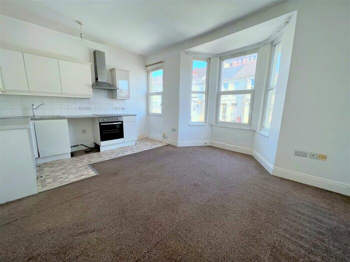 1 Bedroom Flat To Rent In Ashford Road, Mannamead, Plymouth, PL4